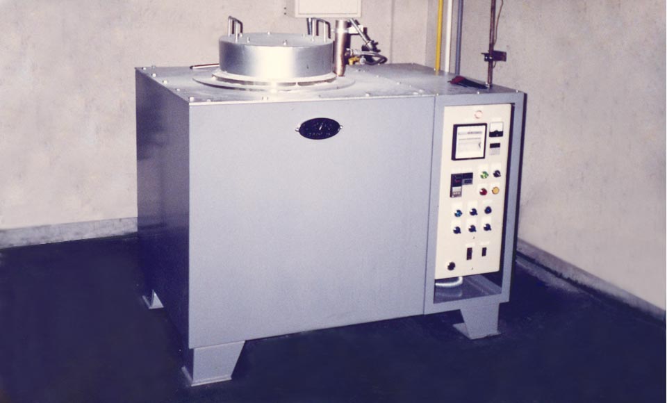 流動層熱処理炉